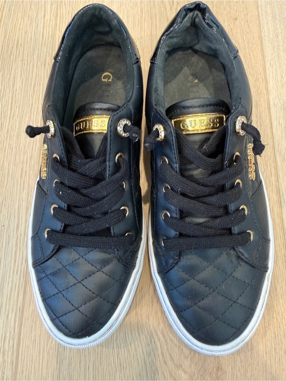 GUESS Loven quilted low-top sneakers, style
GWLOVEN 8